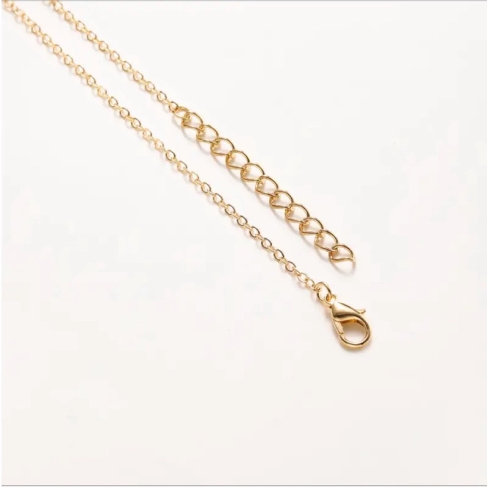 NWOT Gold Plated Initial Pendant Necklace - Picture 3 of 4